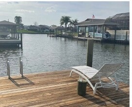 Building Photo - 9 Charles Ct