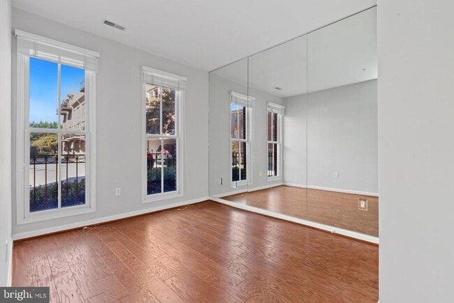 Building Photo - 2319 Boston St