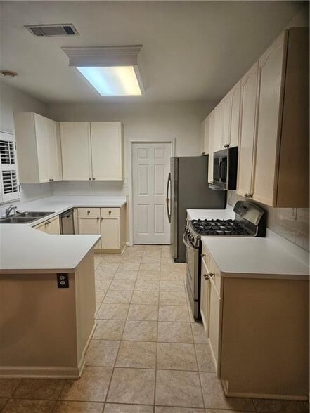 Building Photo - 1568 Ridge Point Dr NW