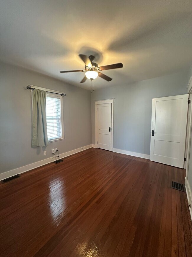 Building Photo - Gorgeous Renovated Highlands Bungalow – Available for Rent!