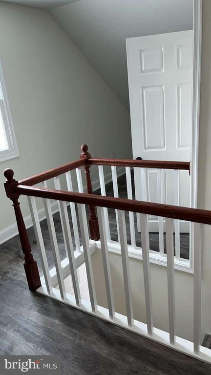 Building Photo - 197 Main St