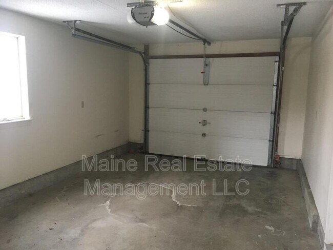 Building Photo - 307 Garland St