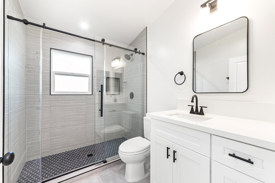 Bathroom - 5227 Beckford Ave