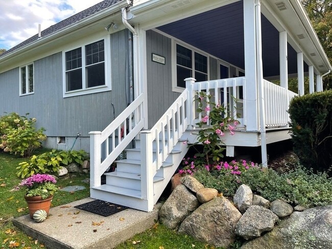 Building Photo - 55 Angelica Ave