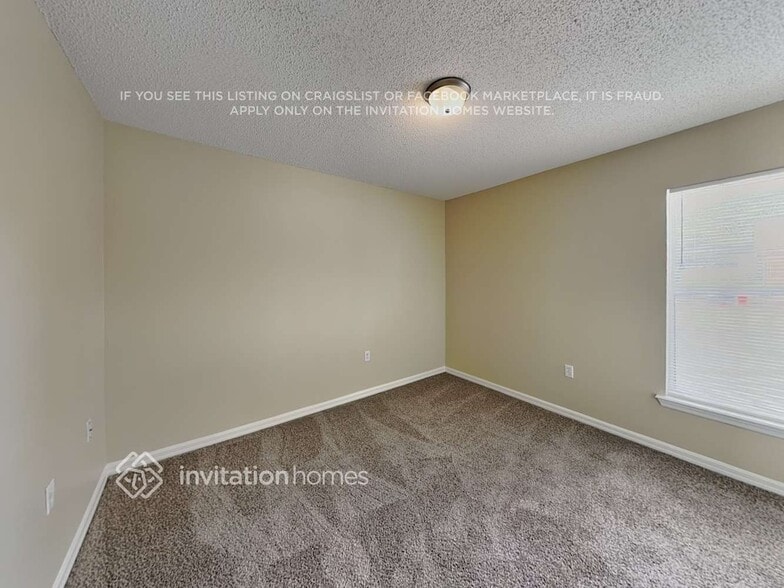 Building Photo - 8509 Blackberry Ave