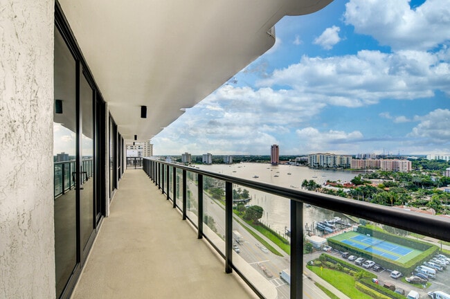 Building Photo - 250 S Ocean Blvd