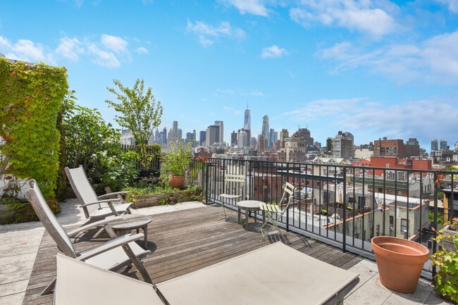 Building Photo - 250 Bowery