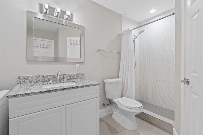 Building Photo - 935 La Posada Dr