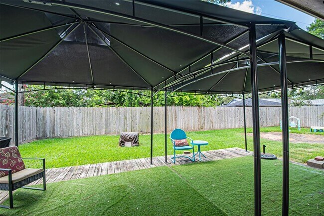 Building Photo - 5611 Winding Way Dr