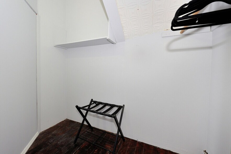 Building Photo - 275 Greenwich St