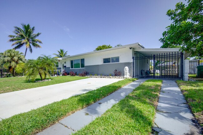 Building Photo - 280 NW 207th St