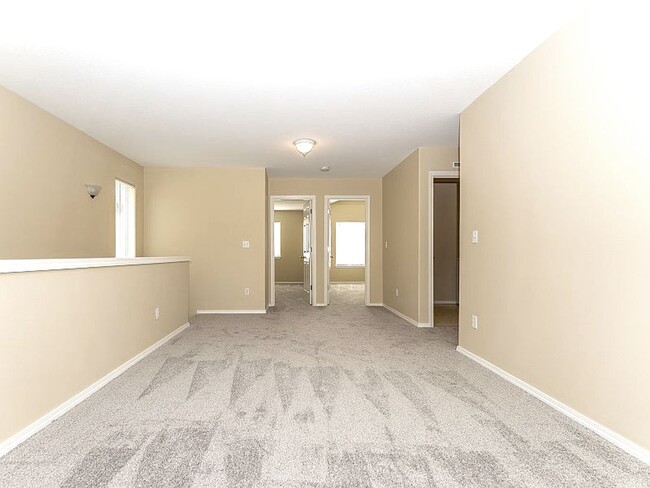 Building Photo - 176 SE 43rd Ave