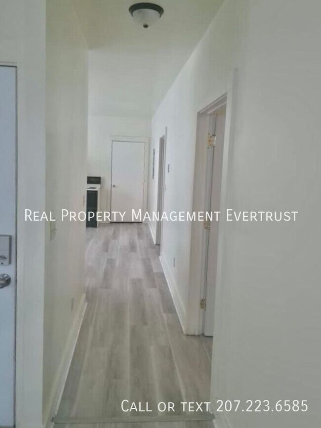 Building Photo - 53 Wood St