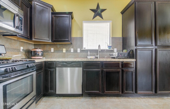 Building Photo - 14600 Christian Castle