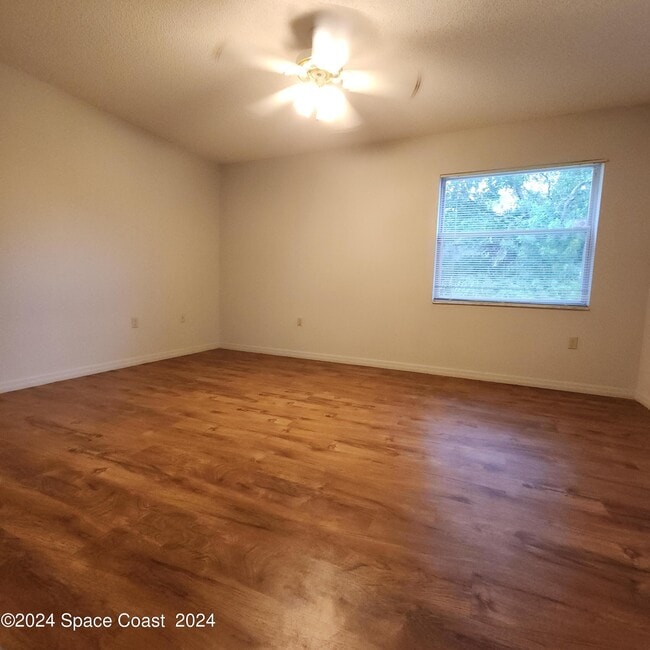 Building Photo - 3147 Dunhill Dr