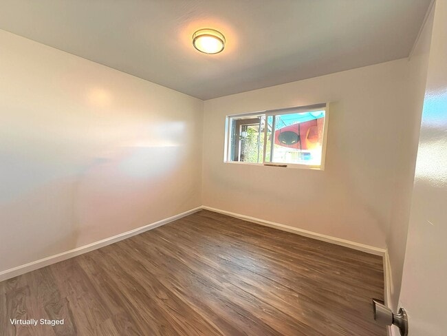 Building Photo - Ewa Beach- 8 bedrooms/4 baths/Carport/Spacious Yard