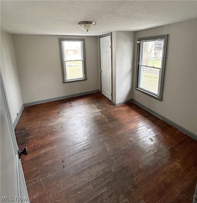 Building Photo - 5037 Wilson Sharpsville Rd