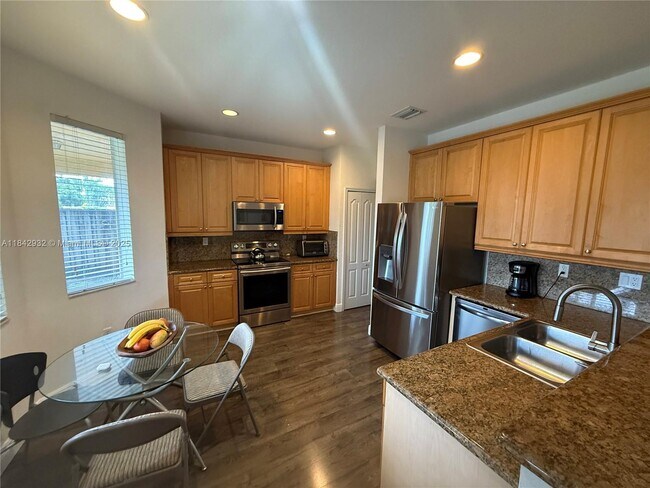 Building Photo - 7051 SW 162nd Ct