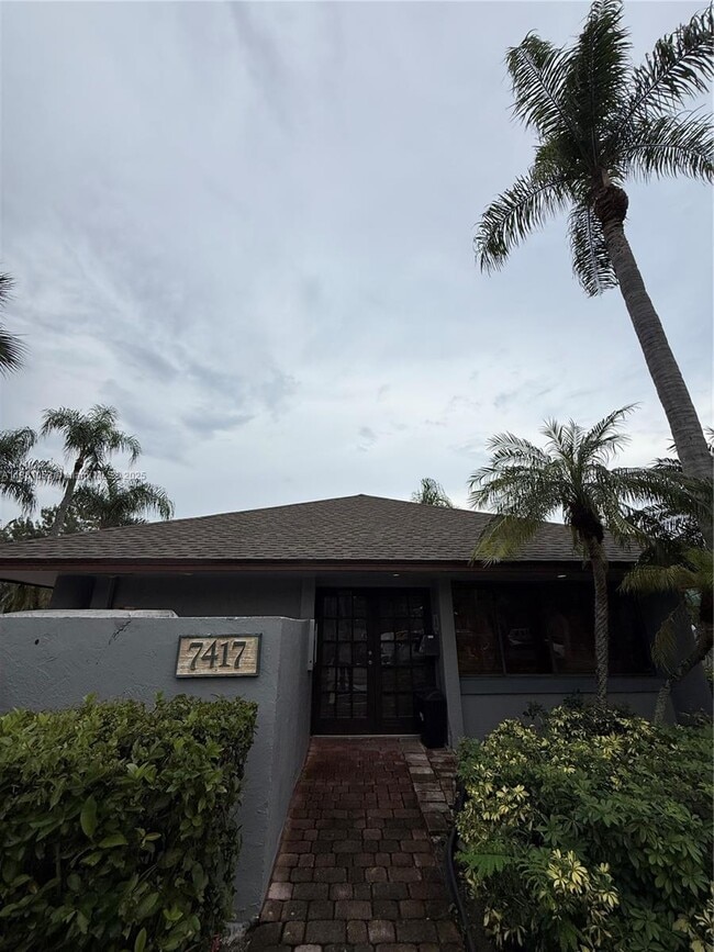 Building Photo - 7429 SW 152nd Ave