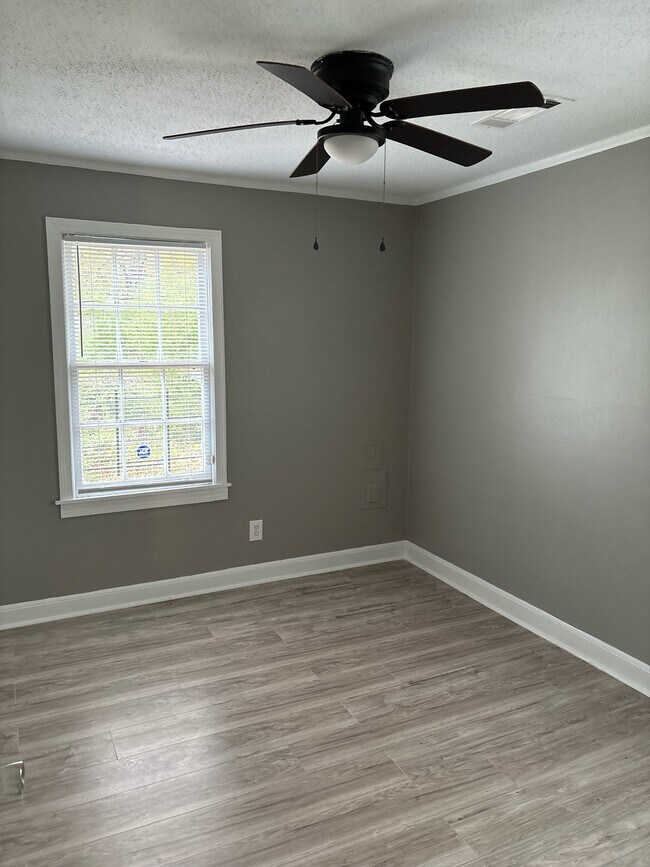 Building Photo - 1495 Marianna St