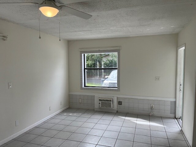 Building Photo - 3142 SE Hawthorne St