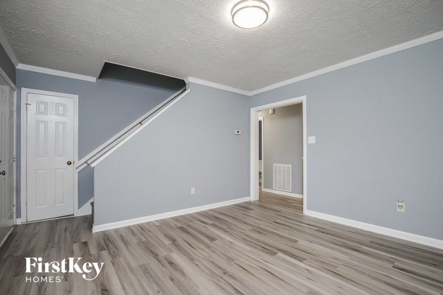 Building Photo - 3808 Spring Branch Dr