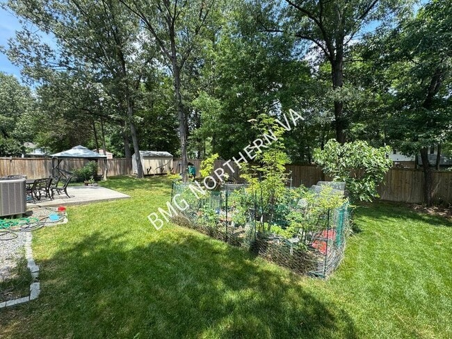 Building Photo - 1304 Dulles Pl