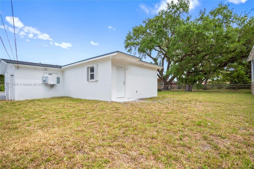 Building Photo - 2520 NW 122nd St
