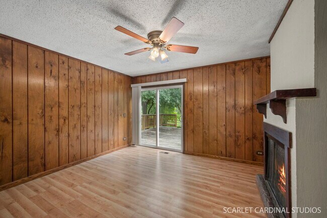 Building Photo - 2S211 Sanchez Dr