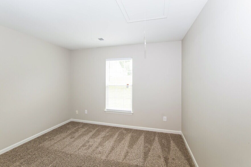 Building Photo - 9109 Munsing Dr