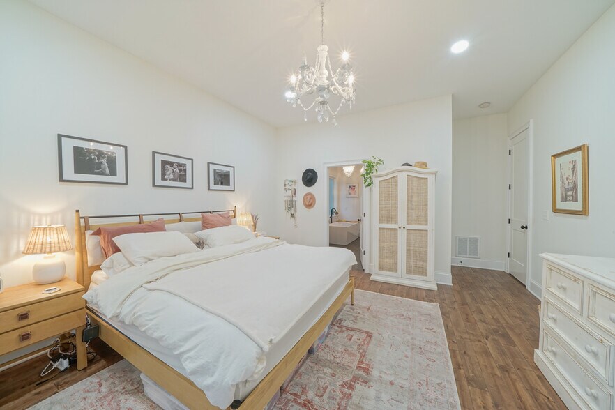 Building Photo - 1227 McAlpine Ave