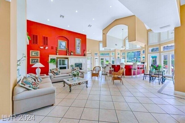 Building Photo - GREEN VALLEY 1ST FLOOR UNIT WITH ATTACHED ...