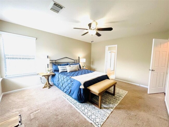Building Photo - 6330 Applewood Forest Dr