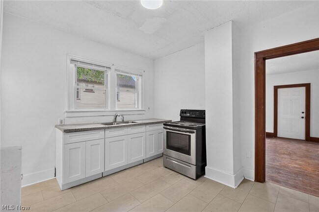 Building Photo - 517 Brown St