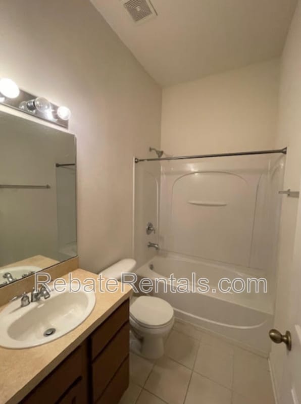 Building Photo - 13026 Sunset Lake Dr