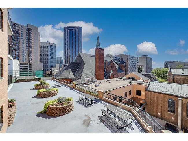 Building Photo - 78 10th St E