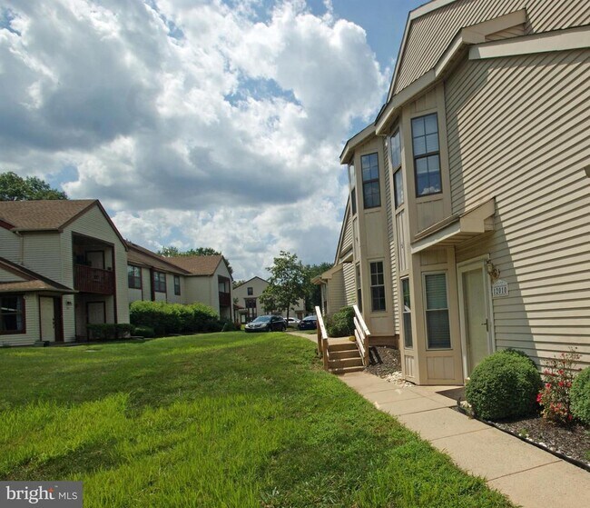 Building Photo - 12010 Barry Ct