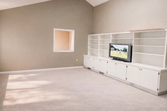 Building Photo - 74 Crockett Rd