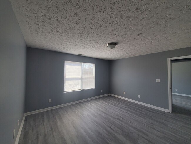 Building Photo - Open House on Spacious Condo