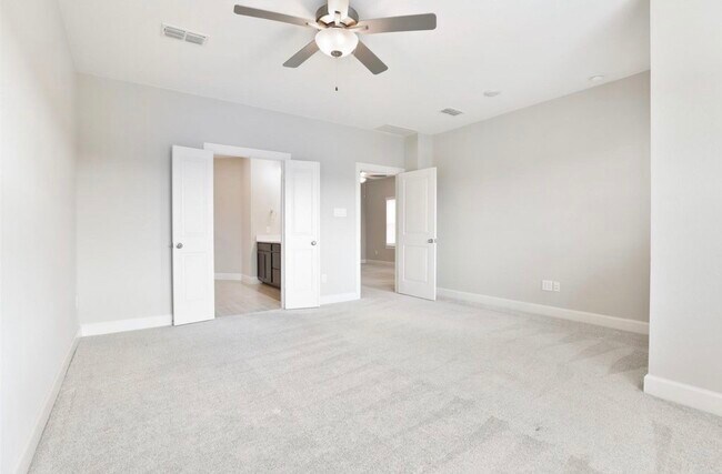 Building Photo - 2206 Bridgeport Path Dr