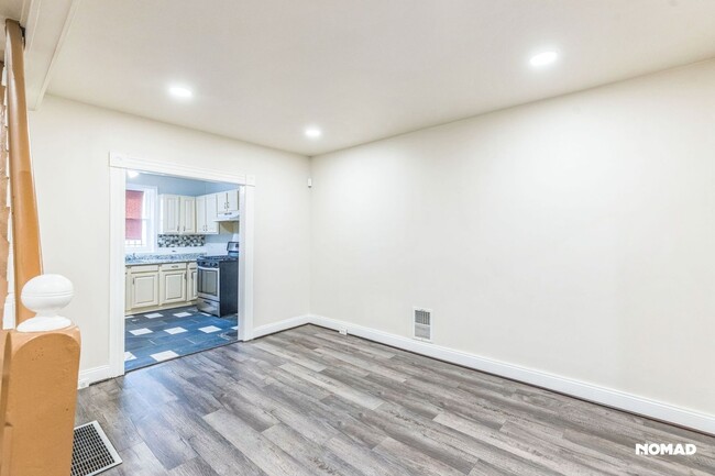 Building Photo - Charming 3BR Townhome in Baltimore