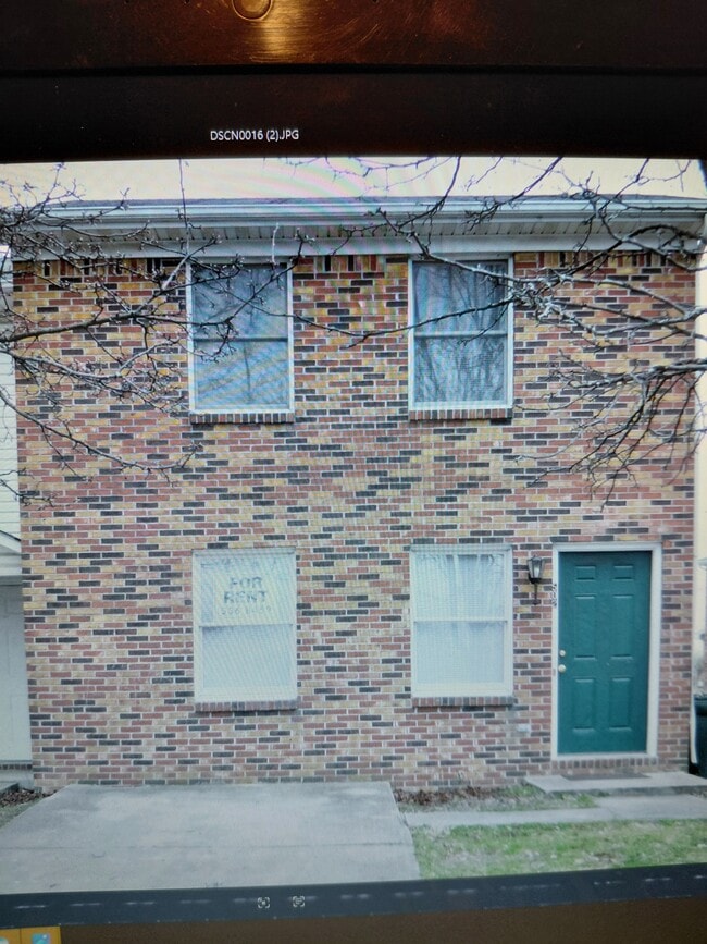 Building Photo - 456 Corman Dr