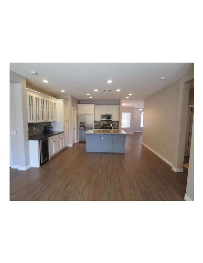 Building Photo - 3237 E Lark Ct