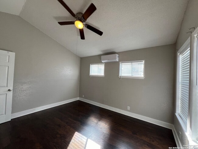 Building Photo - 825 W Russell Pl