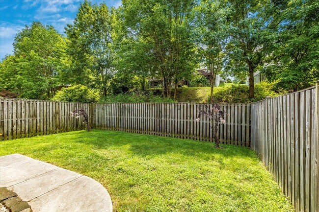 Building Photo - Twin Arch Crossing Rental