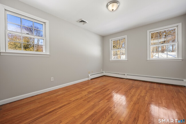 Building Photo - 25 Shelter Rock Rd