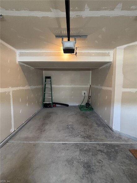 Building Photo - 2027 Petersen Way