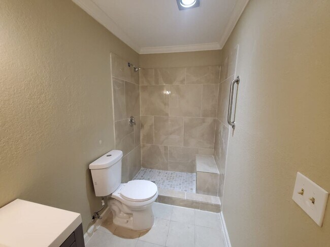 Building Photo - 3051 Heidi St