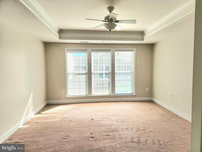 Building Photo - 20667 Golden Ridge Dr