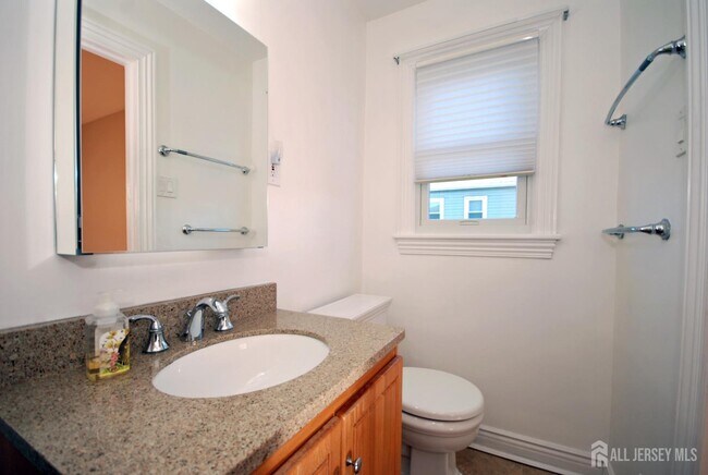 Building Photo - 7 Gardenia Ct